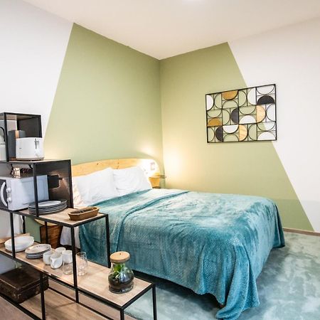Suite Kella Tassin - Beau Studio Renove Extérieur photo