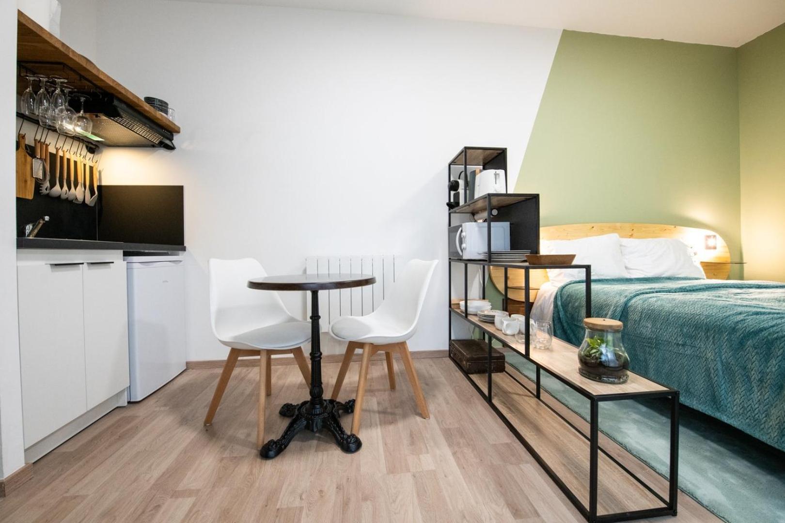 Suite Kella Tassin - Beau Studio Renove Extérieur photo